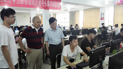 李柱梁一行赴武漢工程職業(yè)技術學院及校企合作單位考察調研電子商務技術服務
