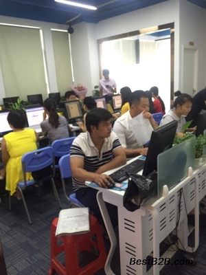 觀瀾田背飛揚(yáng)電腦培訓(xùn)與大和電腦速成班 點亮職業(yè)道路的計算機(jī)技術(shù)培訓(xùn)雙星